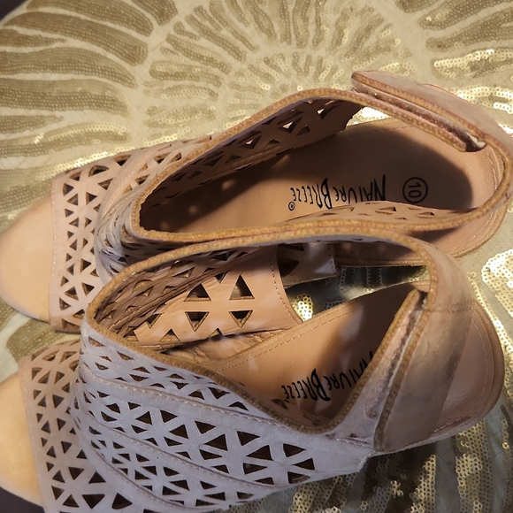 Shoes - Picture 4 of 4